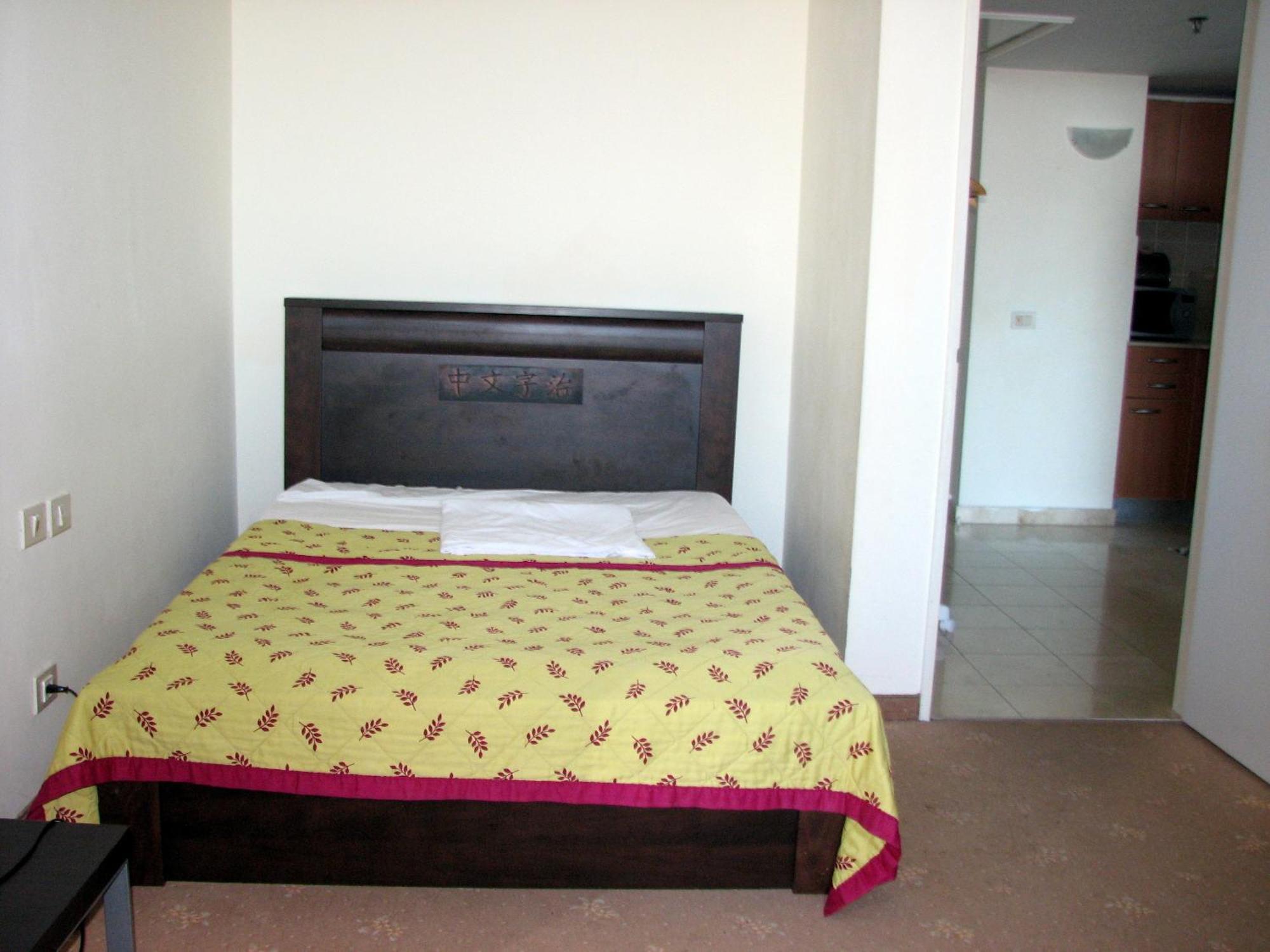 Apartments On The Beach Хайфа Екстер'єр фото