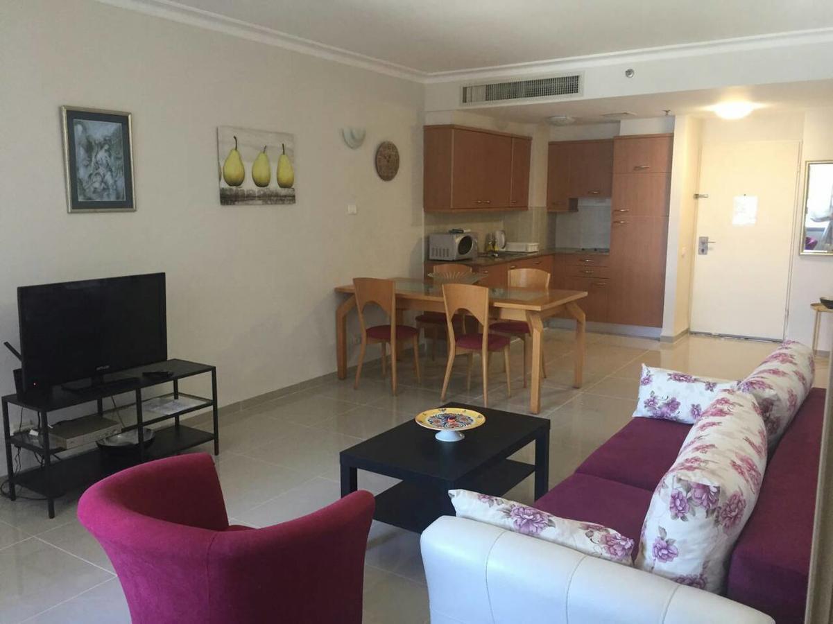 Apartments On The Beach Хайфа Екстер'єр фото