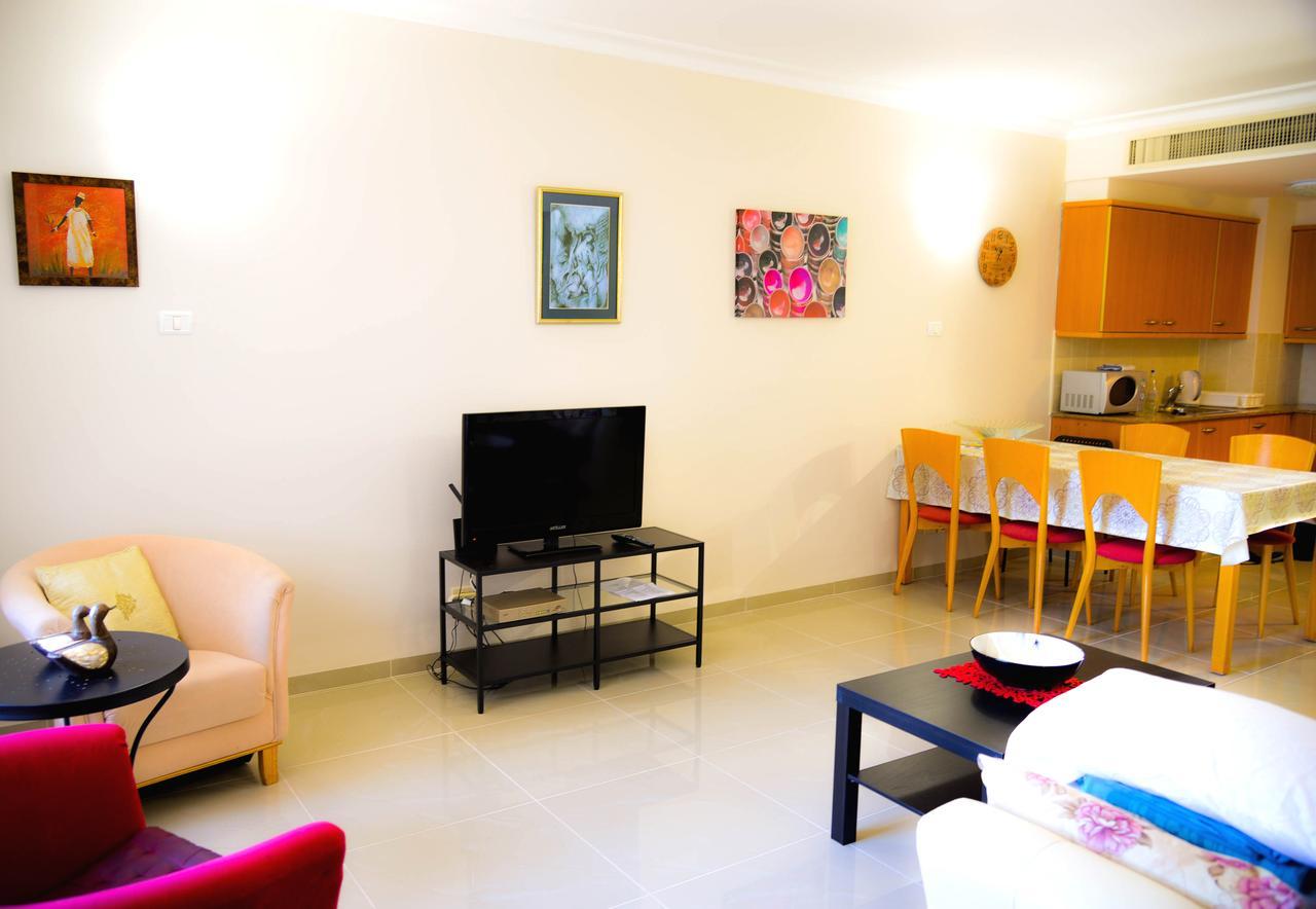 Apartments On The Beach Хайфа Екстер'єр фото